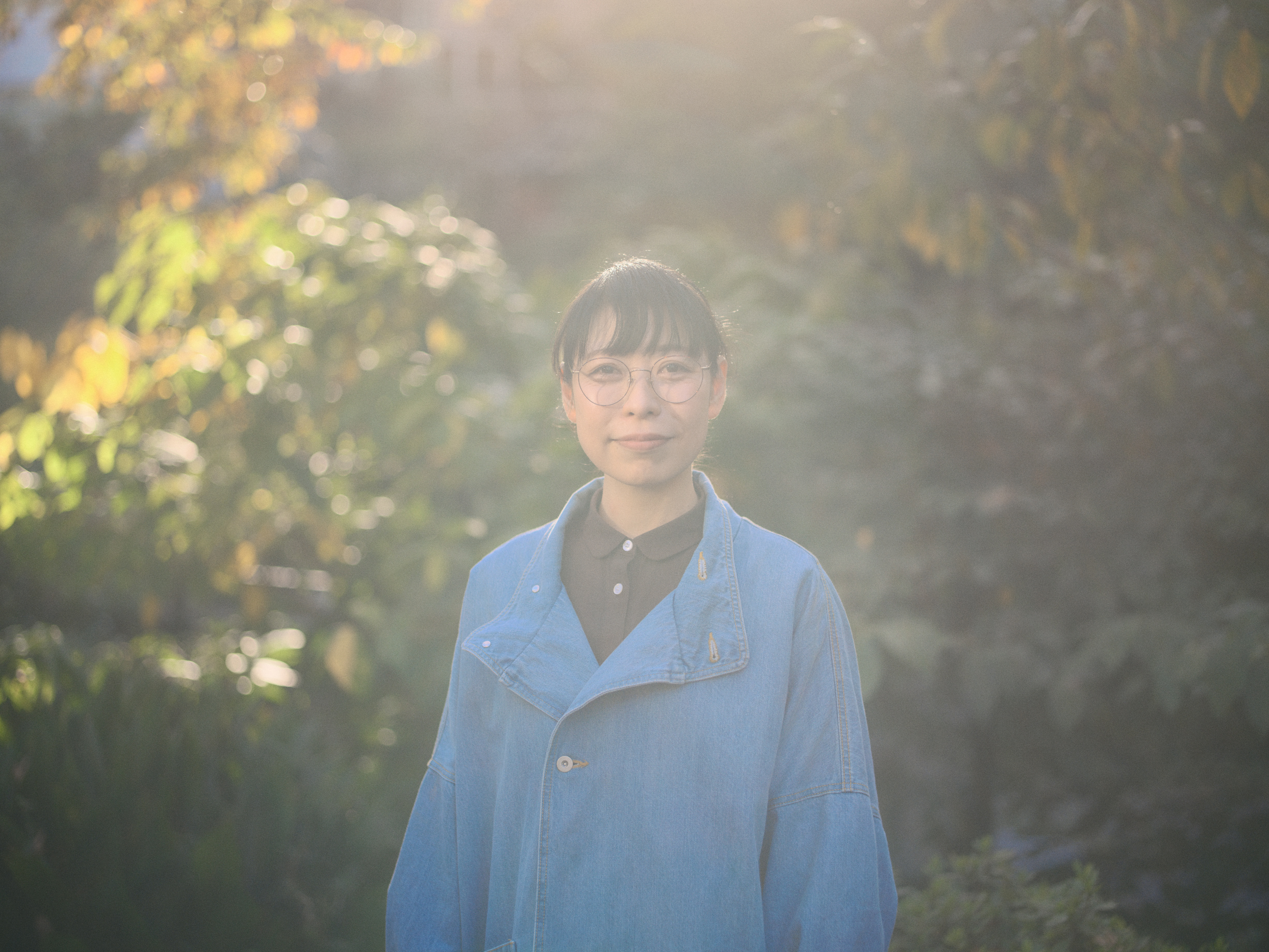 瞬間を言葉でピン留めすることで、自分だけの「世界」を立ち上げる