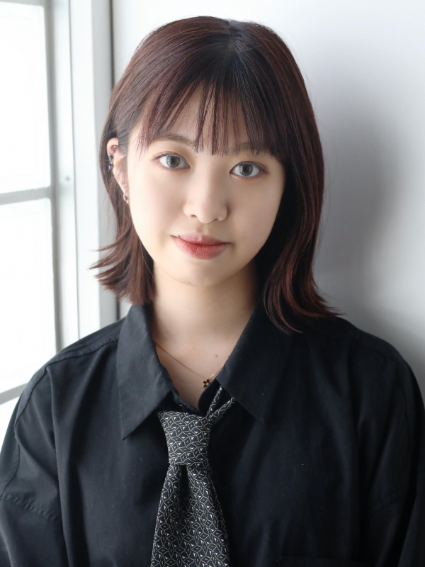 礒部 紫音