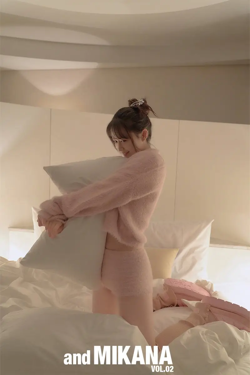 NMB48 andMIKANA（山本望叶）