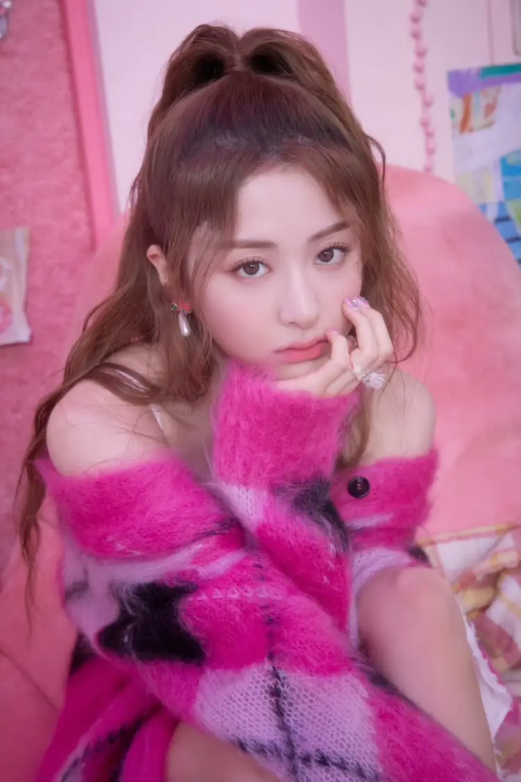 LE SSERAFIM Japan debut single『FEARLESS Japanese ver.』