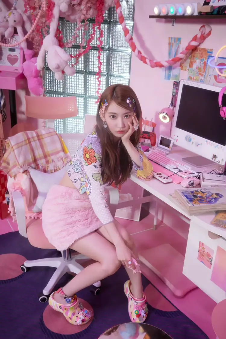 LE SSERAFIM Japan debut single『FEARLESS Japanese ver.』