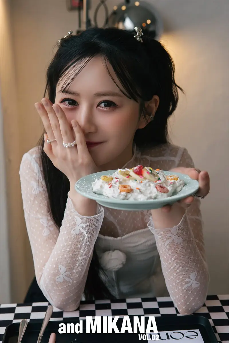NMB48 andMIKANA（山本望叶）