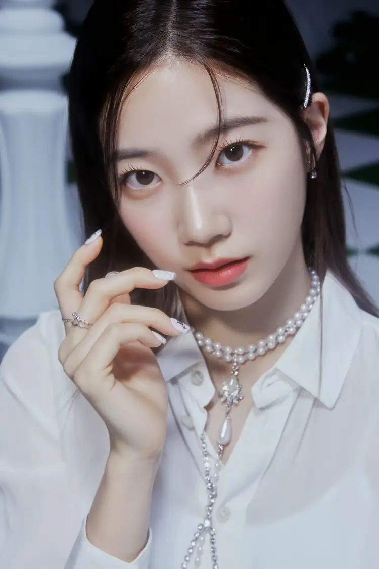LE SSERAFIM Japan debut single『FEARLESS Japanese ver.』