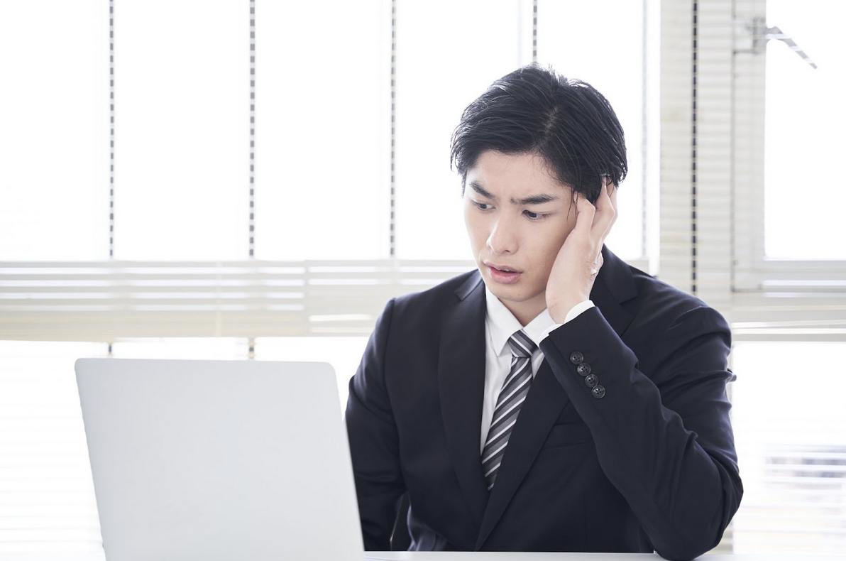 尊大型アスペルガーの特徴と心理とは？自己愛との違いや職場で疲弊しない対処法を徹底解説