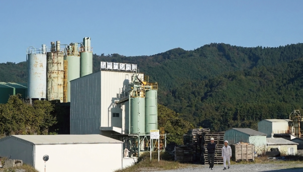 老舗村樫の漆喰