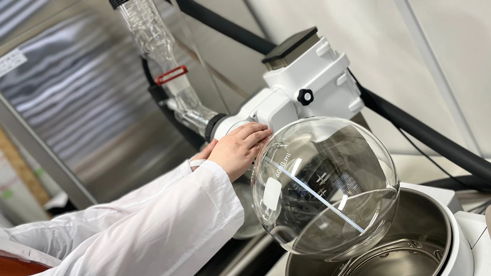 CO₂回収の実証実験の様子