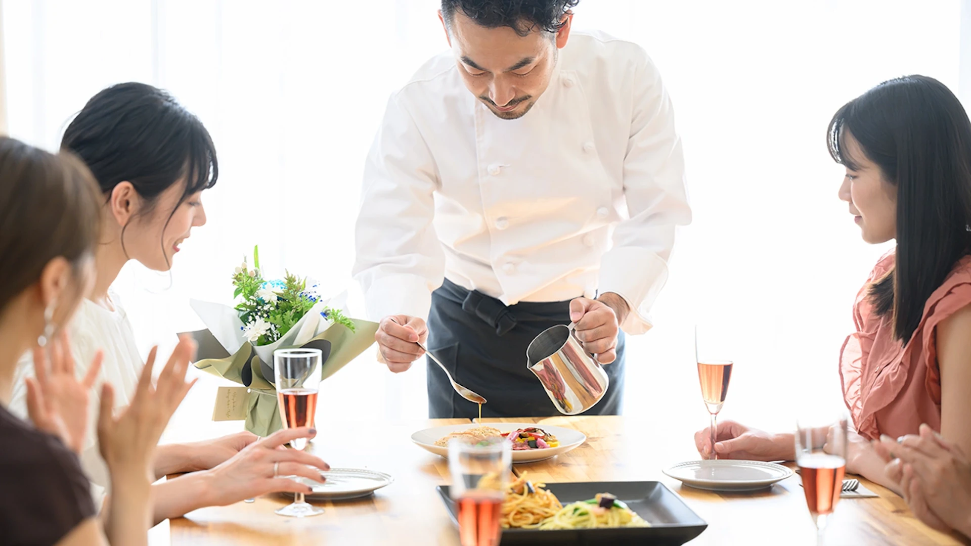 シェアダインが21億円調達──AI×料理人マッチングで海外進出と地方展開を加速