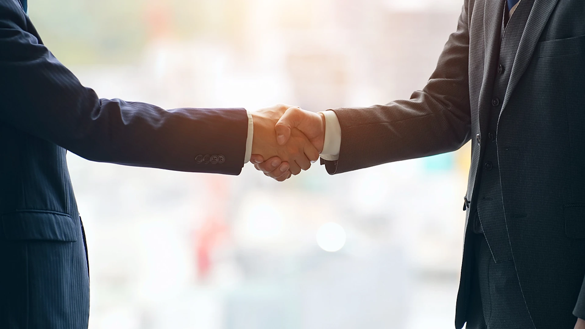 “共感”でつなぐオープンネーム事業承継へ──ライトライト、3.4億円でrelayを拡大