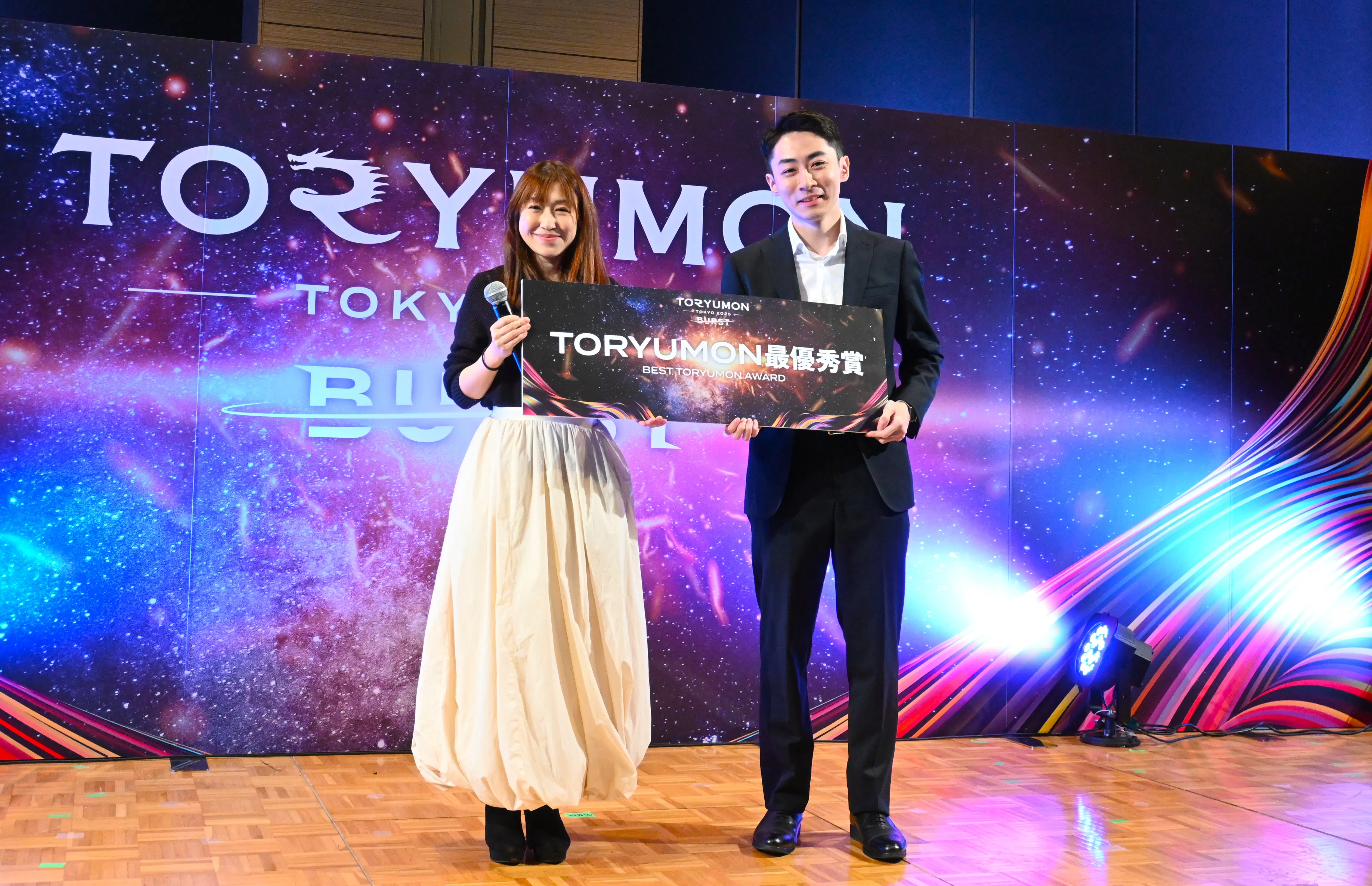左から、審査員を務めた矢澤 麻里子氏、三田 琳太郎氏