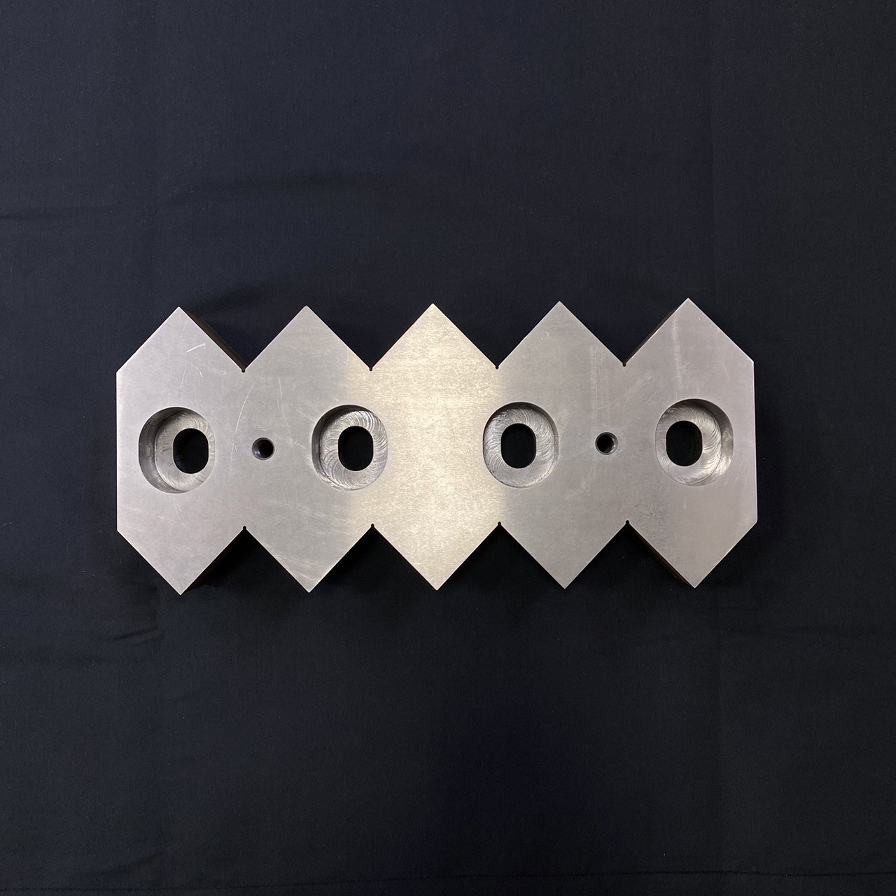 プッシャー式破砕機用固定刃 (両刃) 