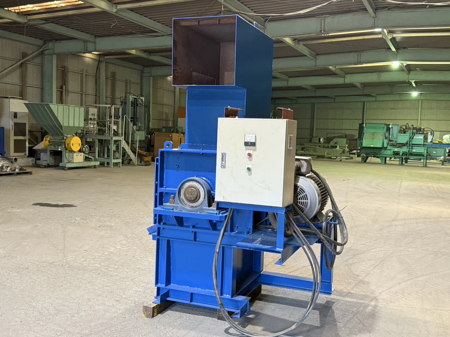 ＜日本製＞一軸破砕機 ※インバーター制御機能付き 30kW　ローダー幅 650mm/径 Φ400mm - 画像2
