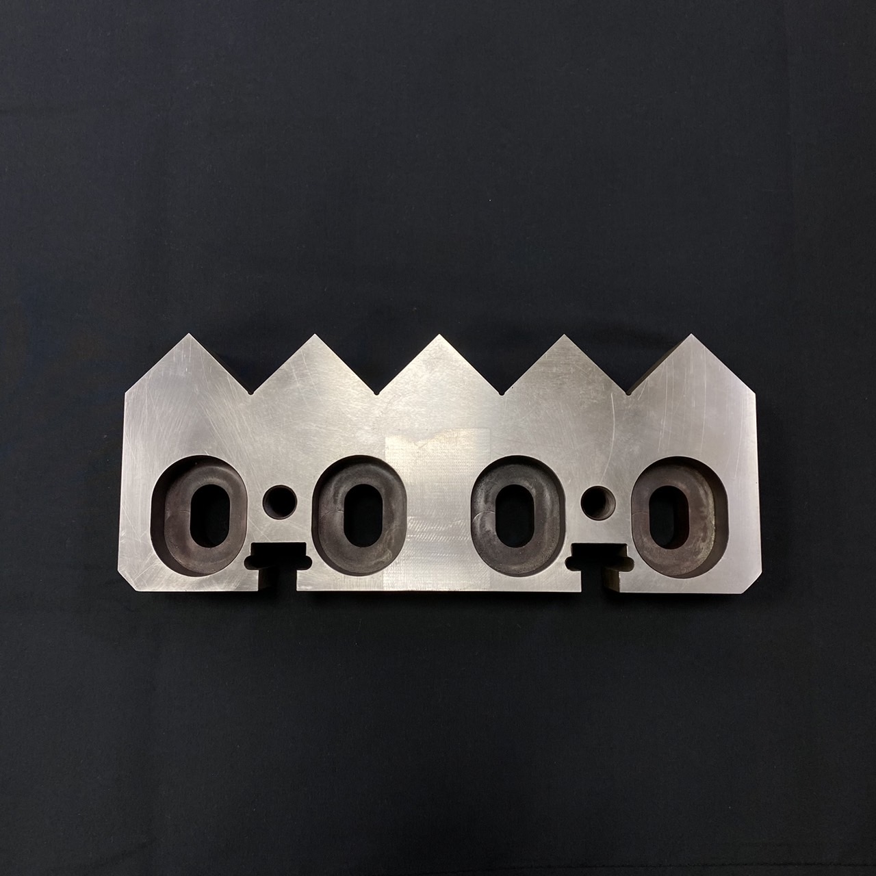 プッシャー式破砕機用固定刃 (片刃) - 製品写真2