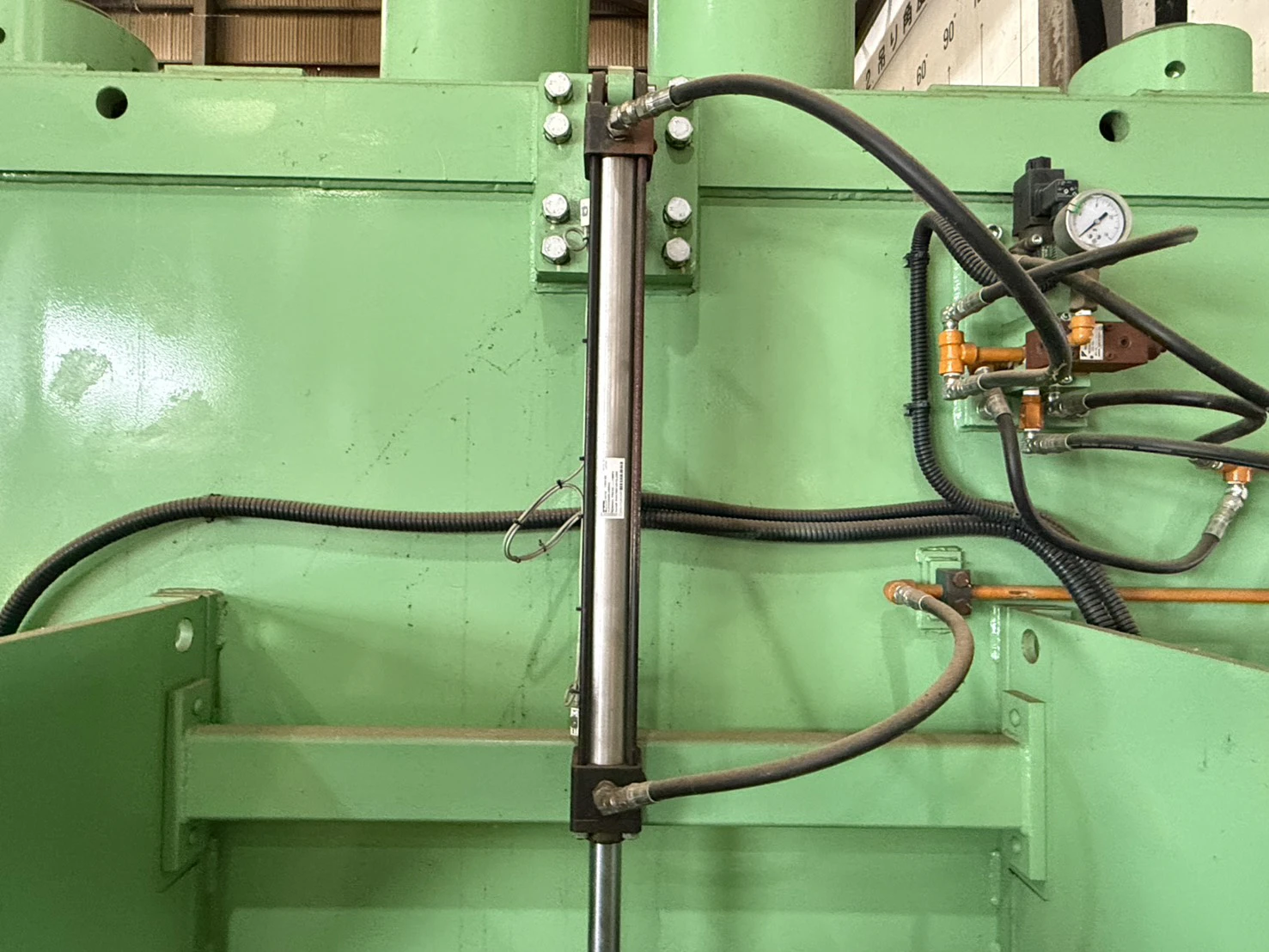 ＜サカモトテックス＞多目的油圧切断機（送りコンベア付き）PSH-60-800-1400　45kW　2022年式 - 画像11