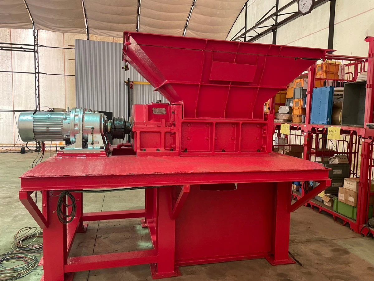 ＜新居浜鉄工所＞二軸破砕機 ライオンシュレッダー NS型小型 NS-152F　18.5kW×2基　1996年７月製 - 画像2