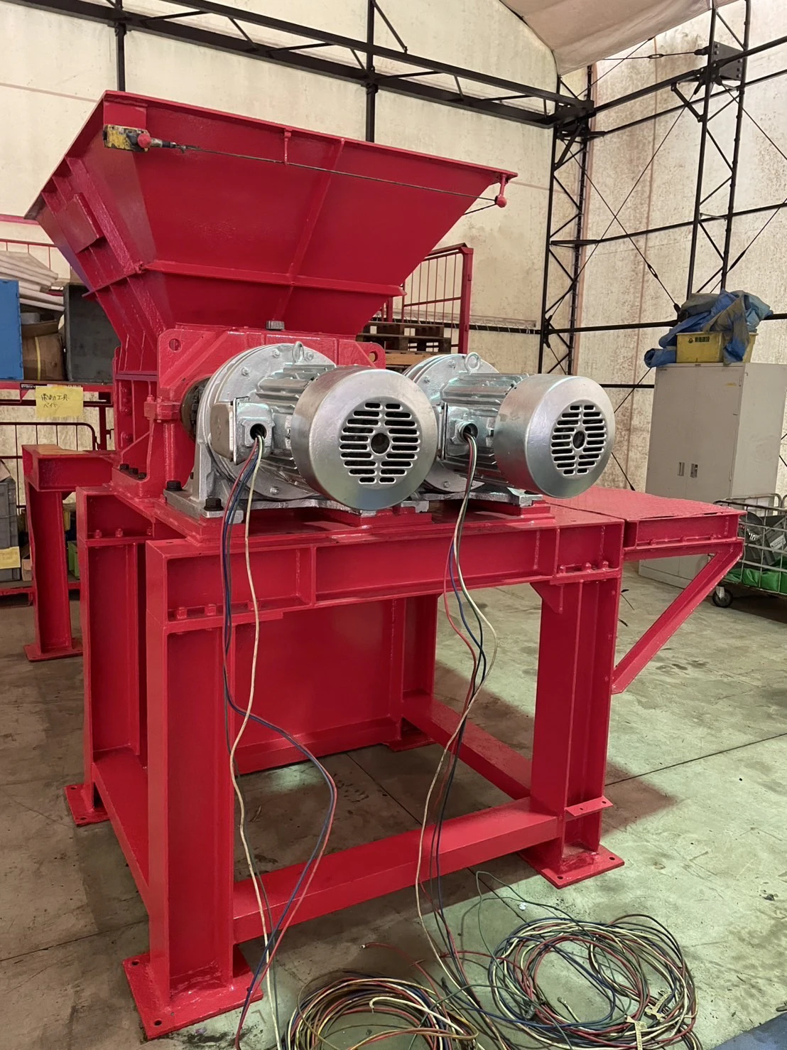 ＜新居浜鉄工所＞二軸破砕機 ライオンシュレッダー NS型小型 NS-152F　18.5kW×2基　1996年７月製 - 画像3