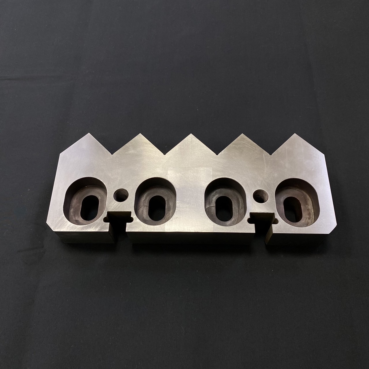 プッシャー式破砕機用固定刃 (片刃)