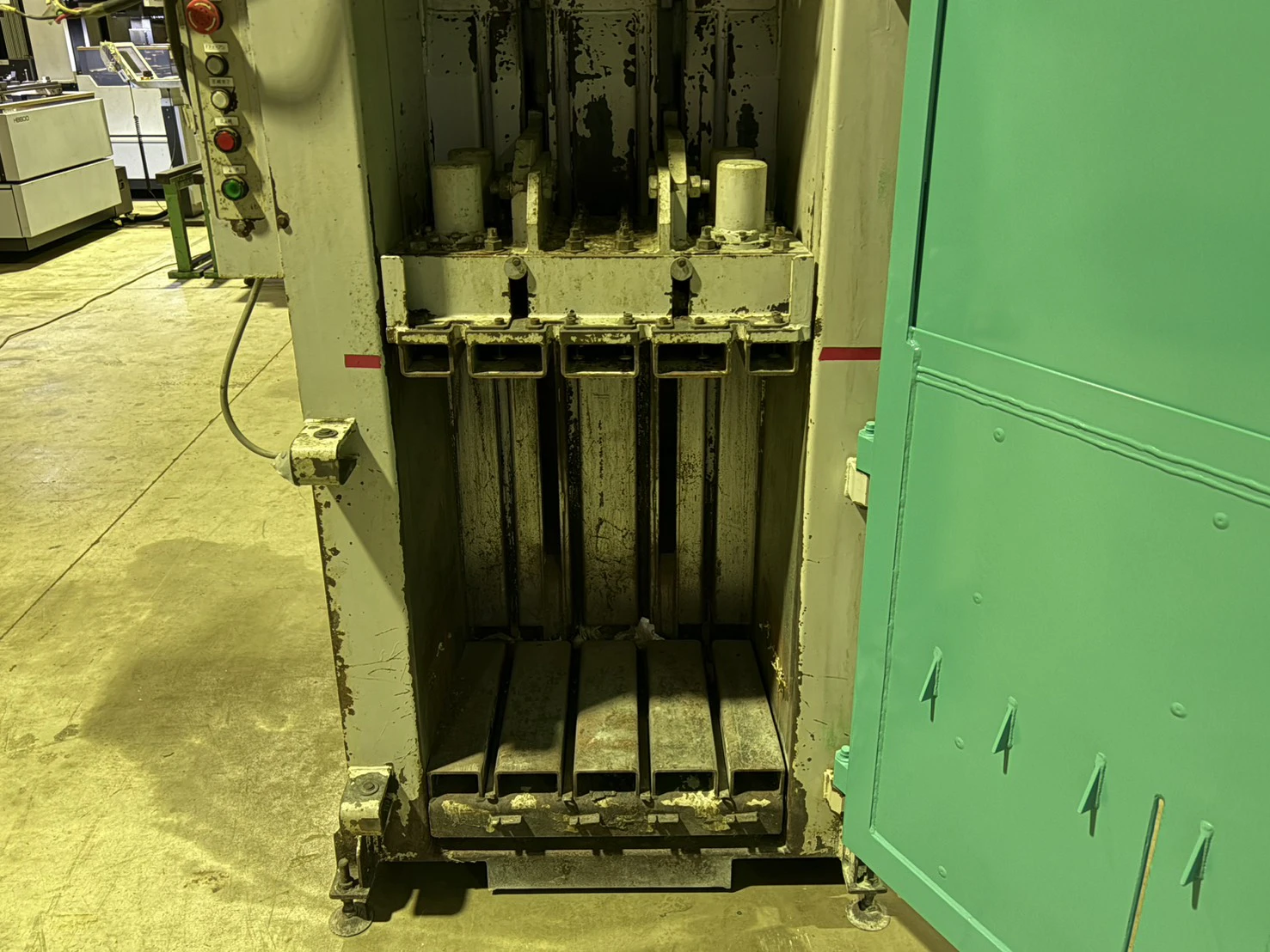 ＜大阪NED＞圧縮梱包機 減容丸 MP-600PET ４本縦結束　3.7kW　投入口サイズW590×H350mm - 画像8