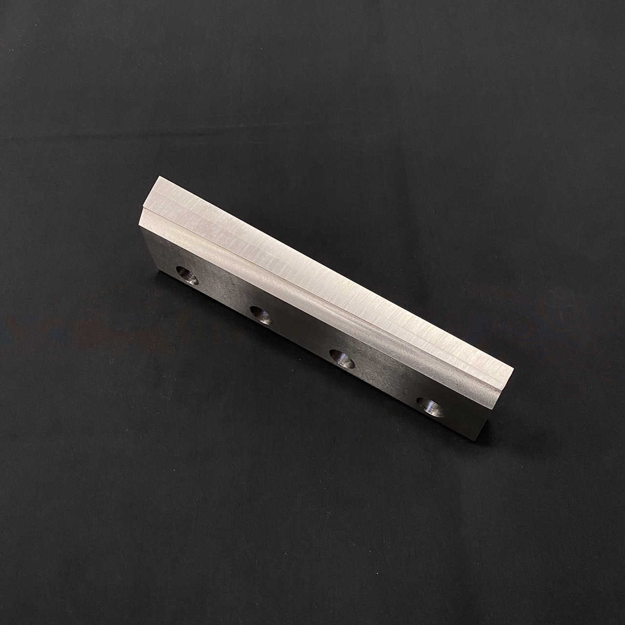 一軸粉砕機用ブレード