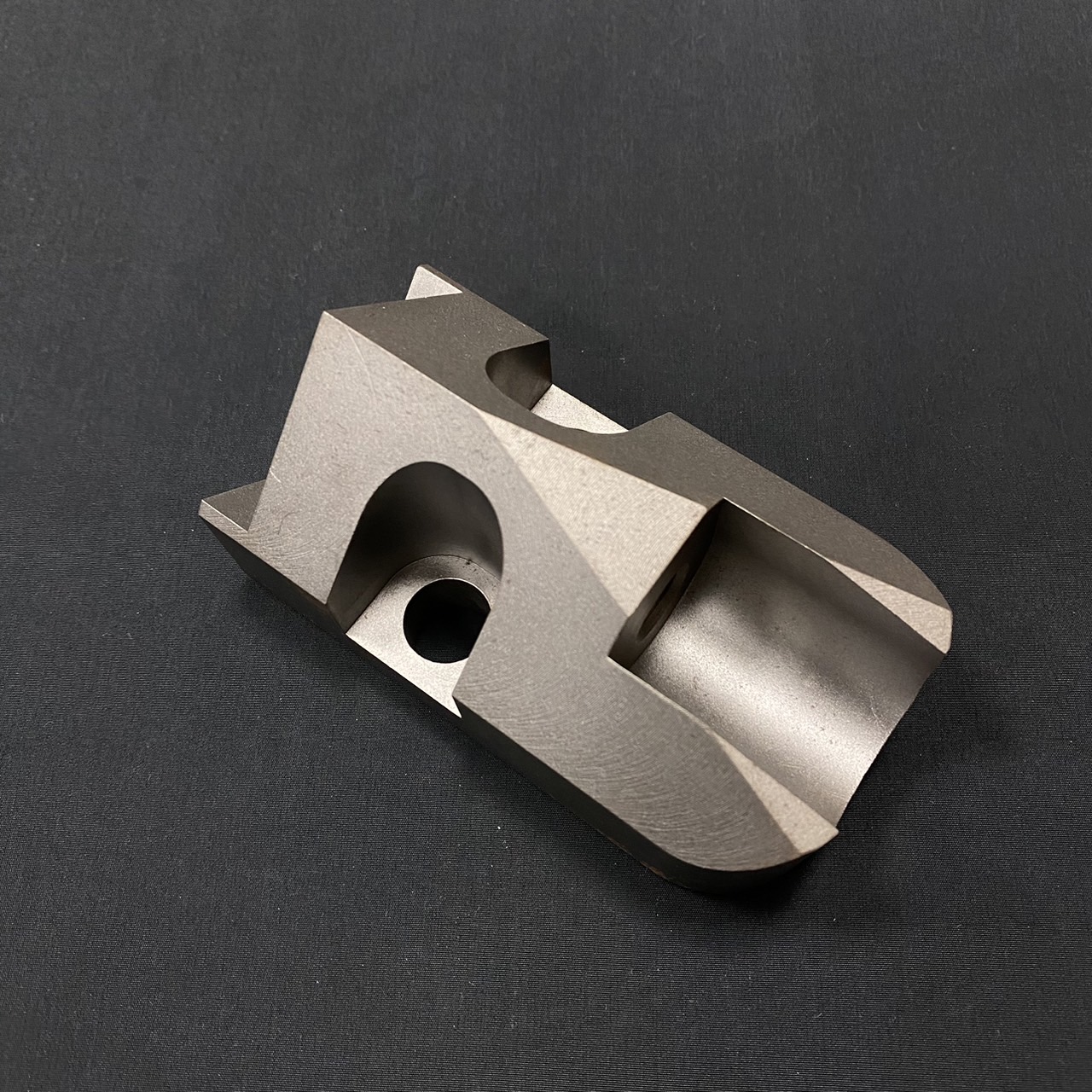 プッシャー式破砕機用ホルダー - 製品写真2