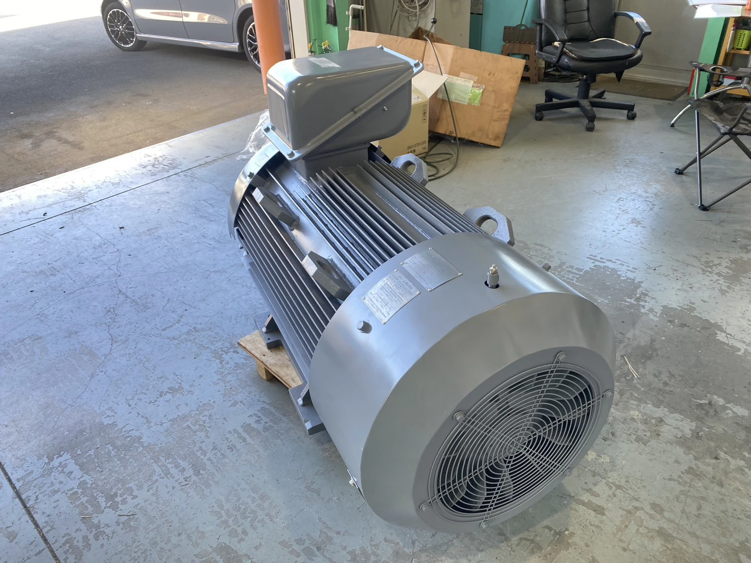 ＜安川電機/YASUKAWA＞三相誘導電動機 FEK 三相3300V 4P 60Hz 220kW  - 画像5