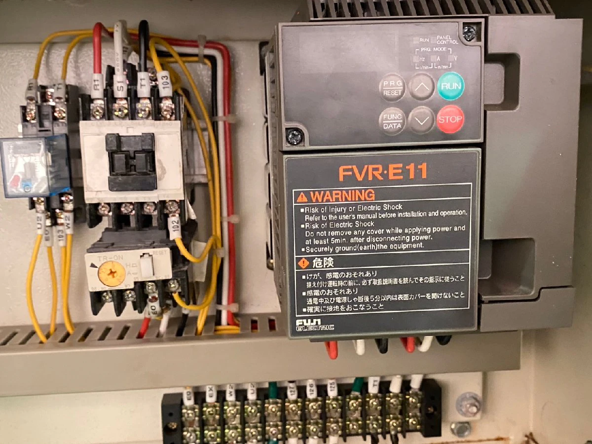＜メーカー不明＞自動巻取機　三相200V 1.5kW　巻取速度調整機能付き　ローラー幅450mm - 画像6