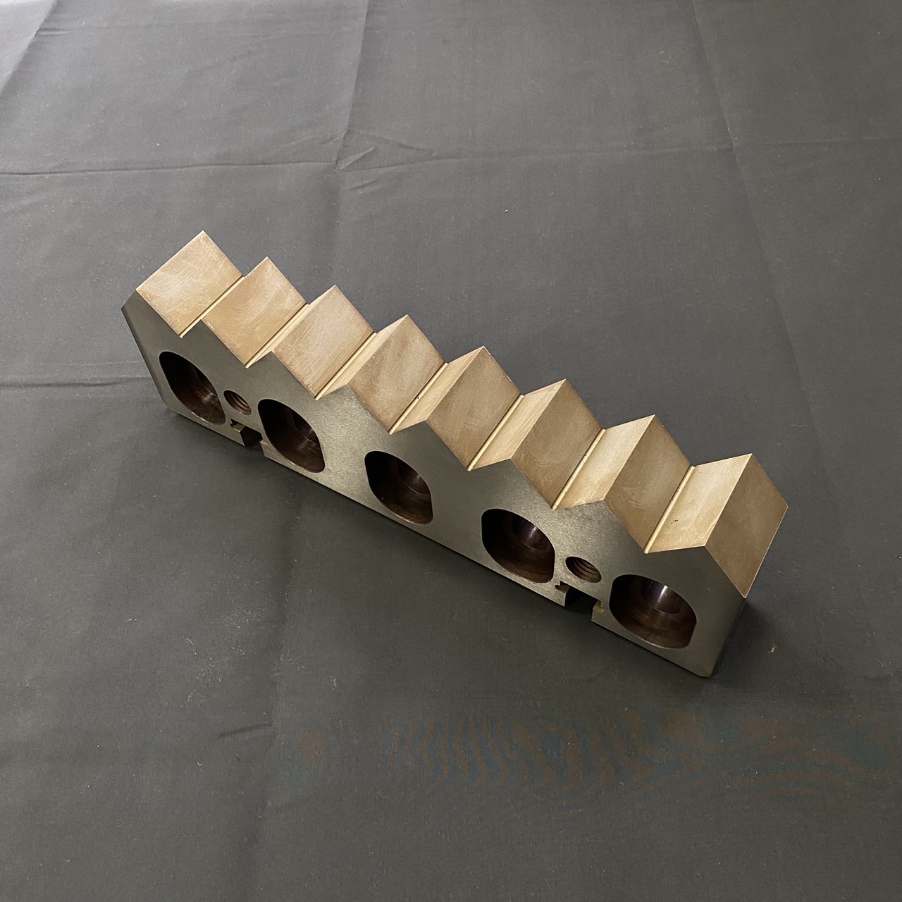 プッシャー式破砕機用固定刃 (片刃) - 製品写真4