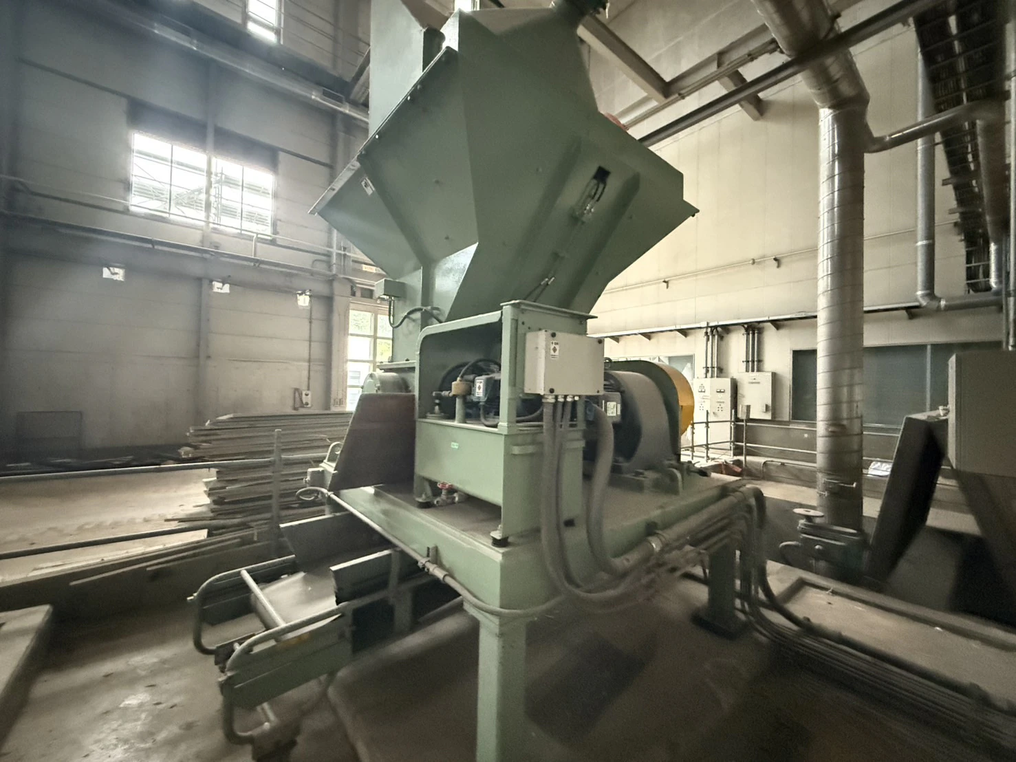 ＜西邦機工＞万能一軸破砕機 SC-50 自動反転機能付　37kW - 画像5