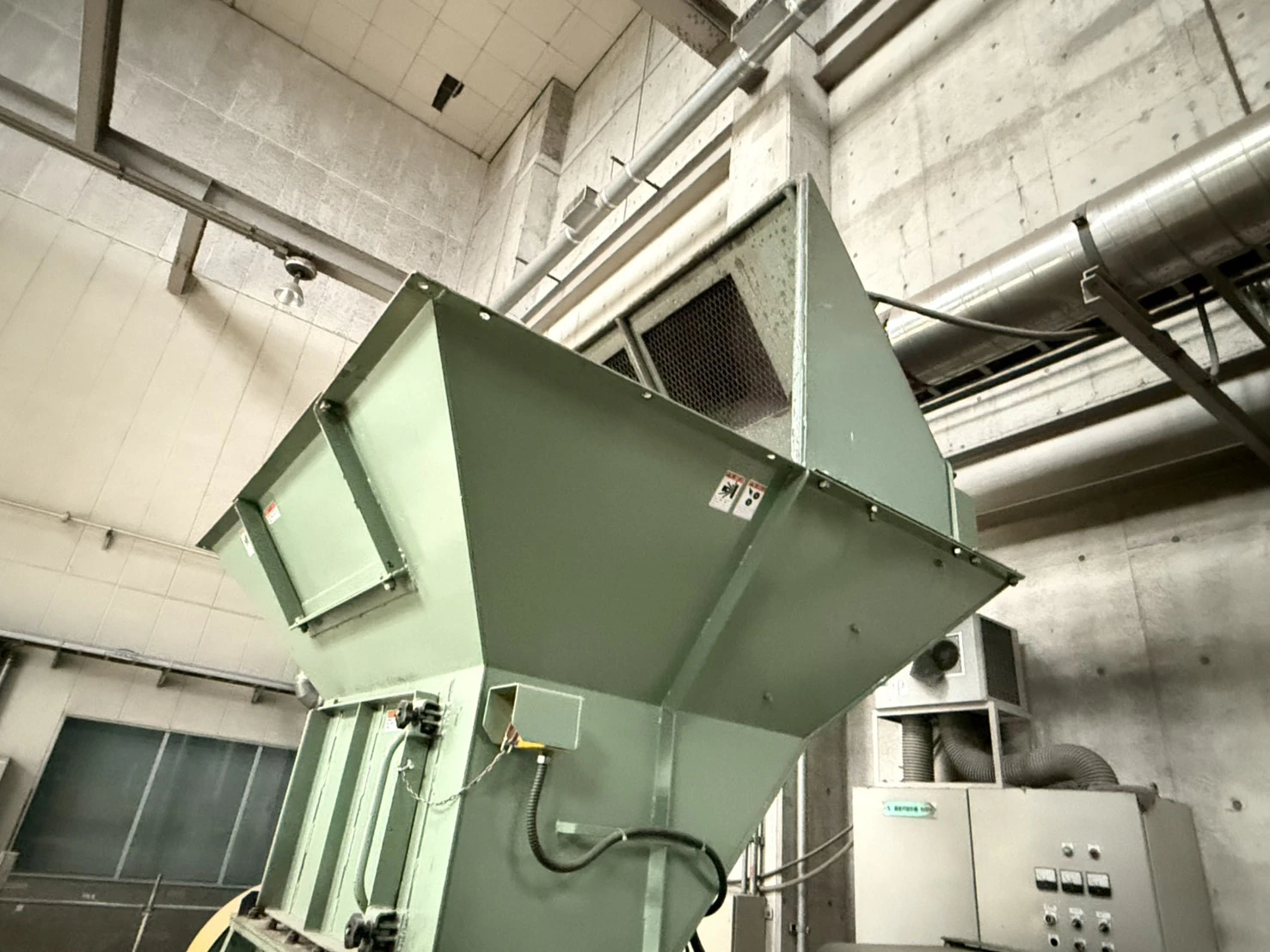 ＜西邦機工＞万能一軸破砕機 SC-50 自動反転機能付　37kW - 画像4