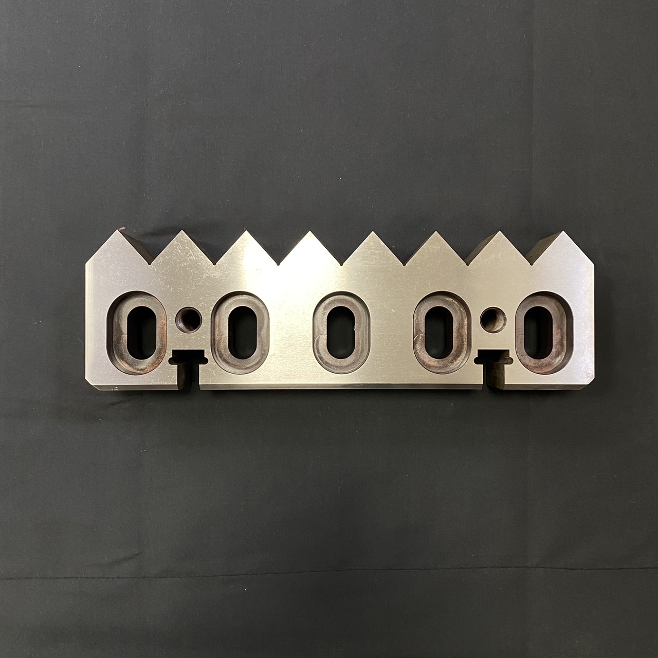 プッシャー式破砕機用固定刃 (片刃) - 製品写真2