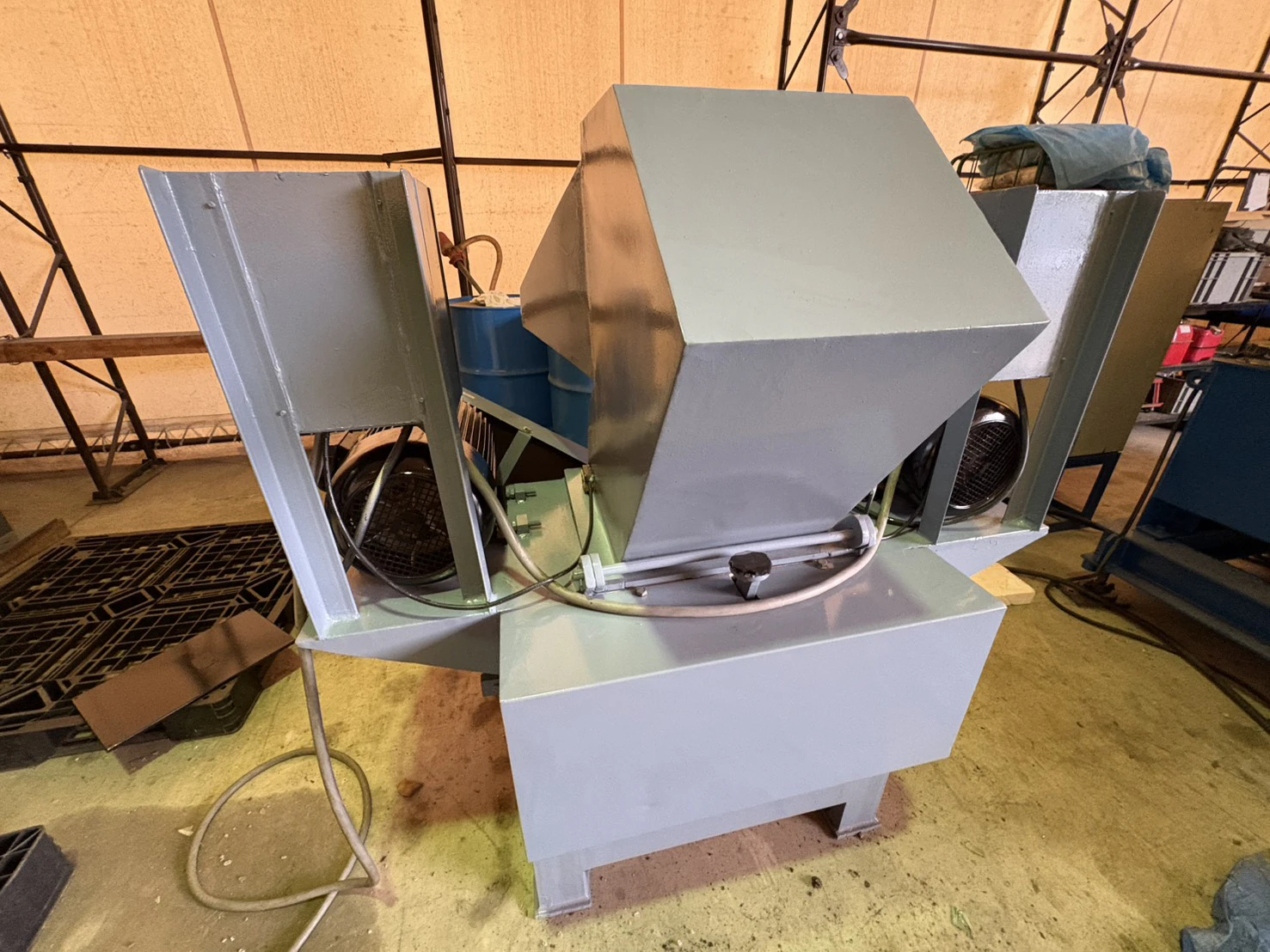 ＜メーカー不明＞高速二軸粉砕機　7.5kW×2基 三相 200V 50Hz　 - 画像4