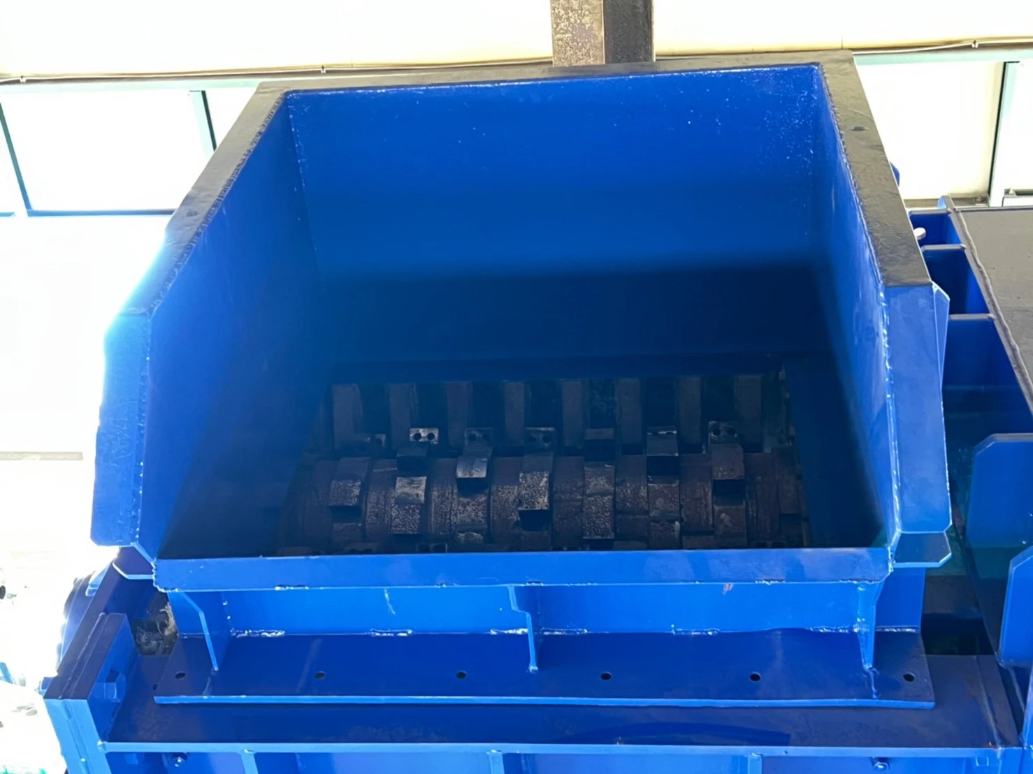 ■新古品■＜日本製 (神谷商事製)＞二軸破砕機 37KW×2基 Φ650mm - 画像10
