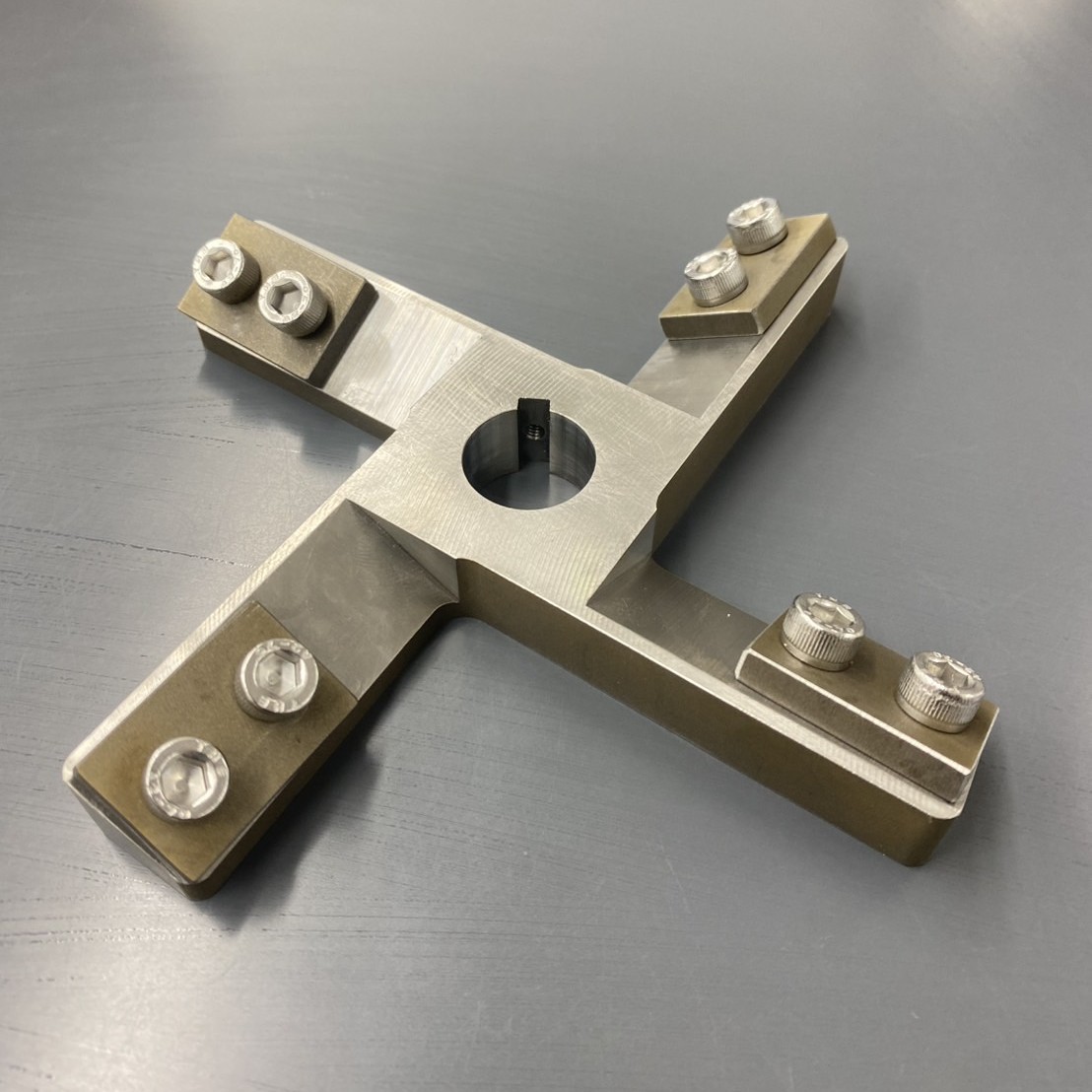 ホットカット用台座