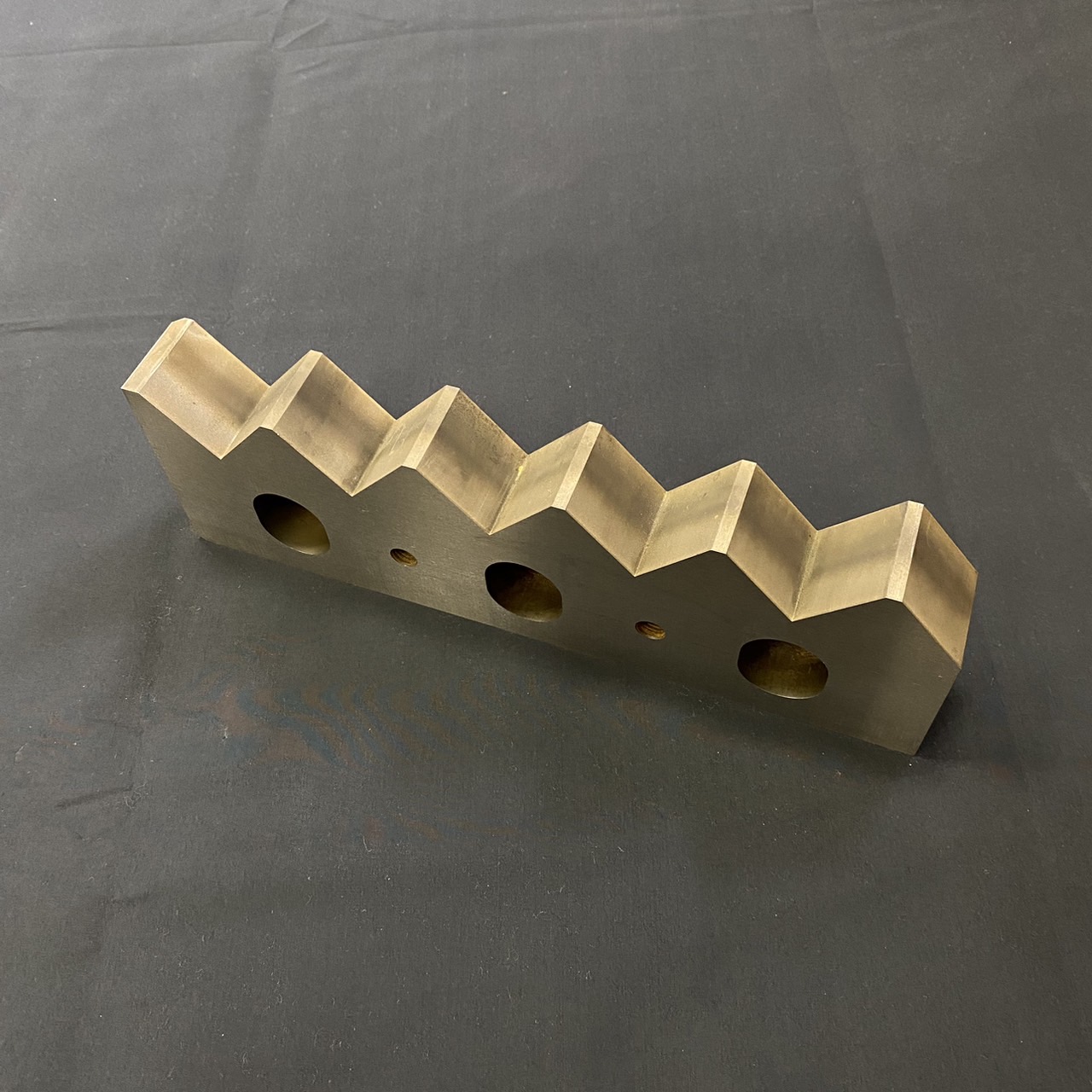 プッシャー式破砕機用固定刃 (片刃) - 製品写真4