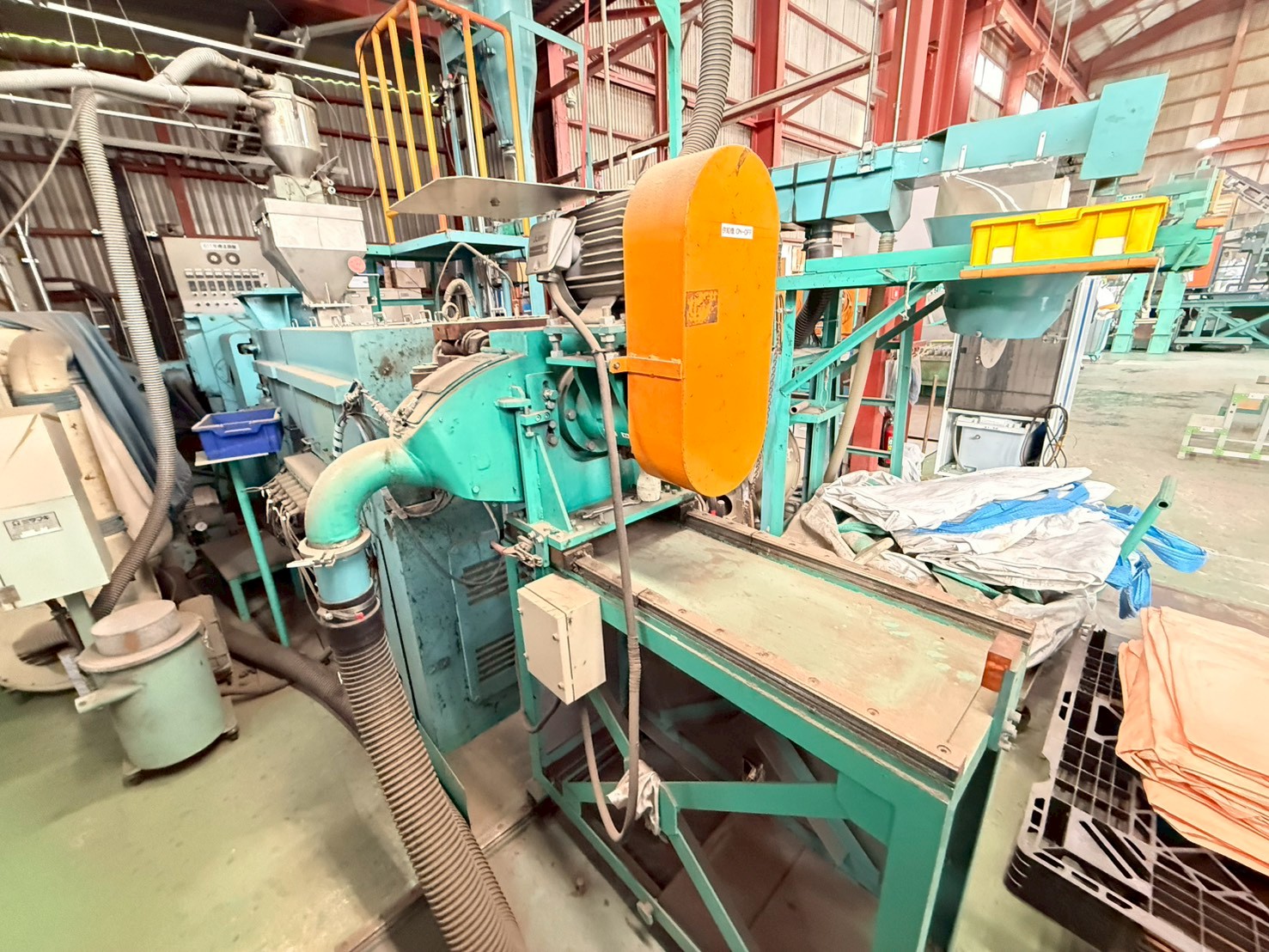 <積水化学工業> 二軸押出機 SLM90　180V  60Hz　55kW