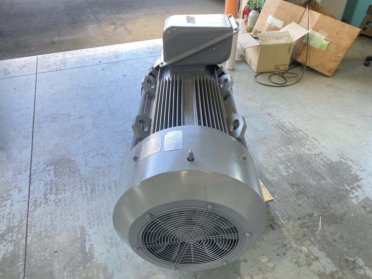 ＜安川電機/YASUKAWA＞三相誘導電動機 FEK 三相3300V 4P 60Hz 220kW  - 画像4