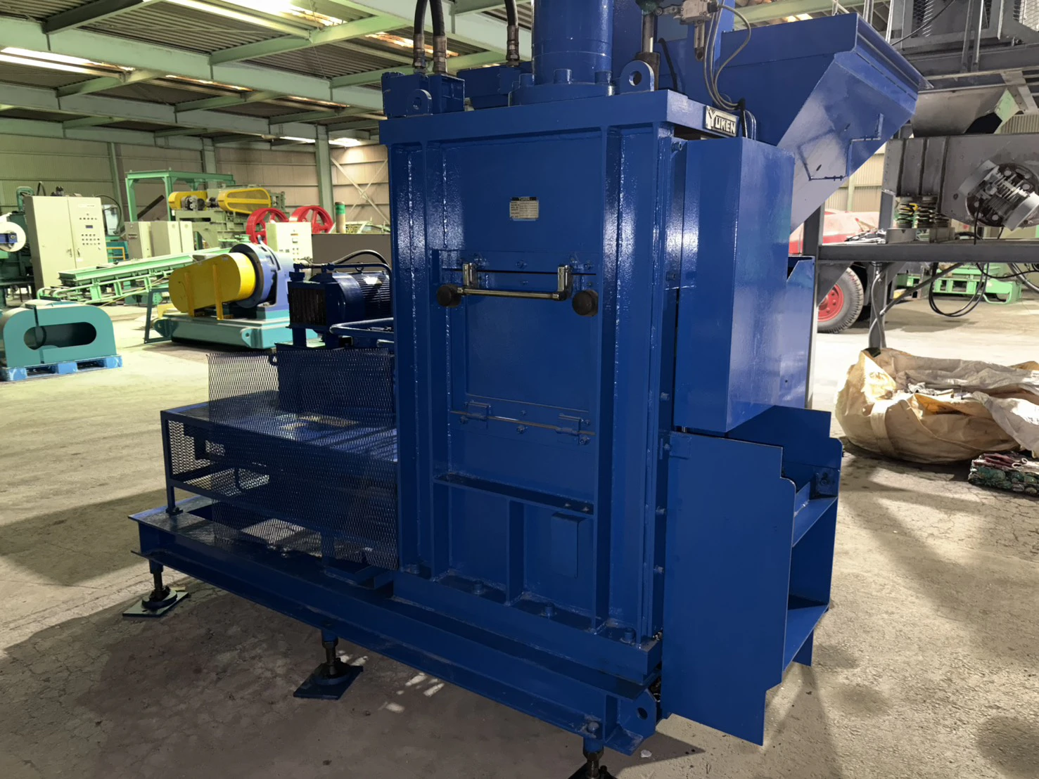 ＜油研工業 / YUKEN＞アルミ缶プレス機 YB-30P-A-23　加圧能力32トン 動力7.5kW - 画像4