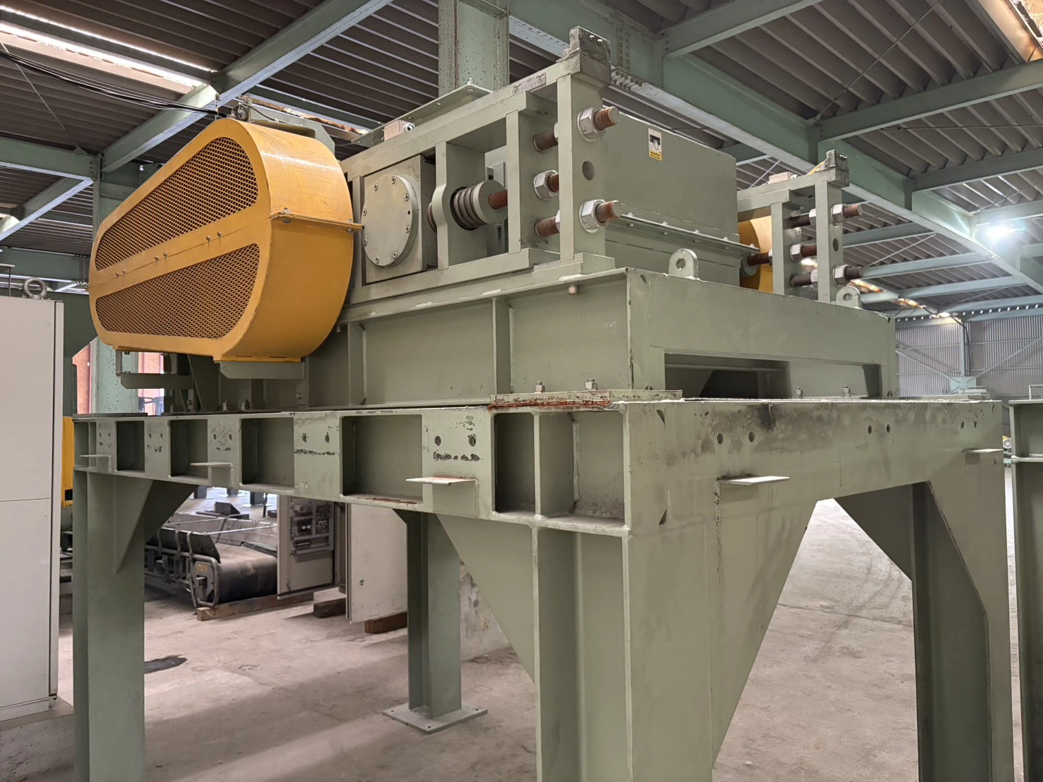 ＜マキノ＞ロールクラッシャー MRC-20　投入口740×490mm　3.7kW×2台 - 画像4