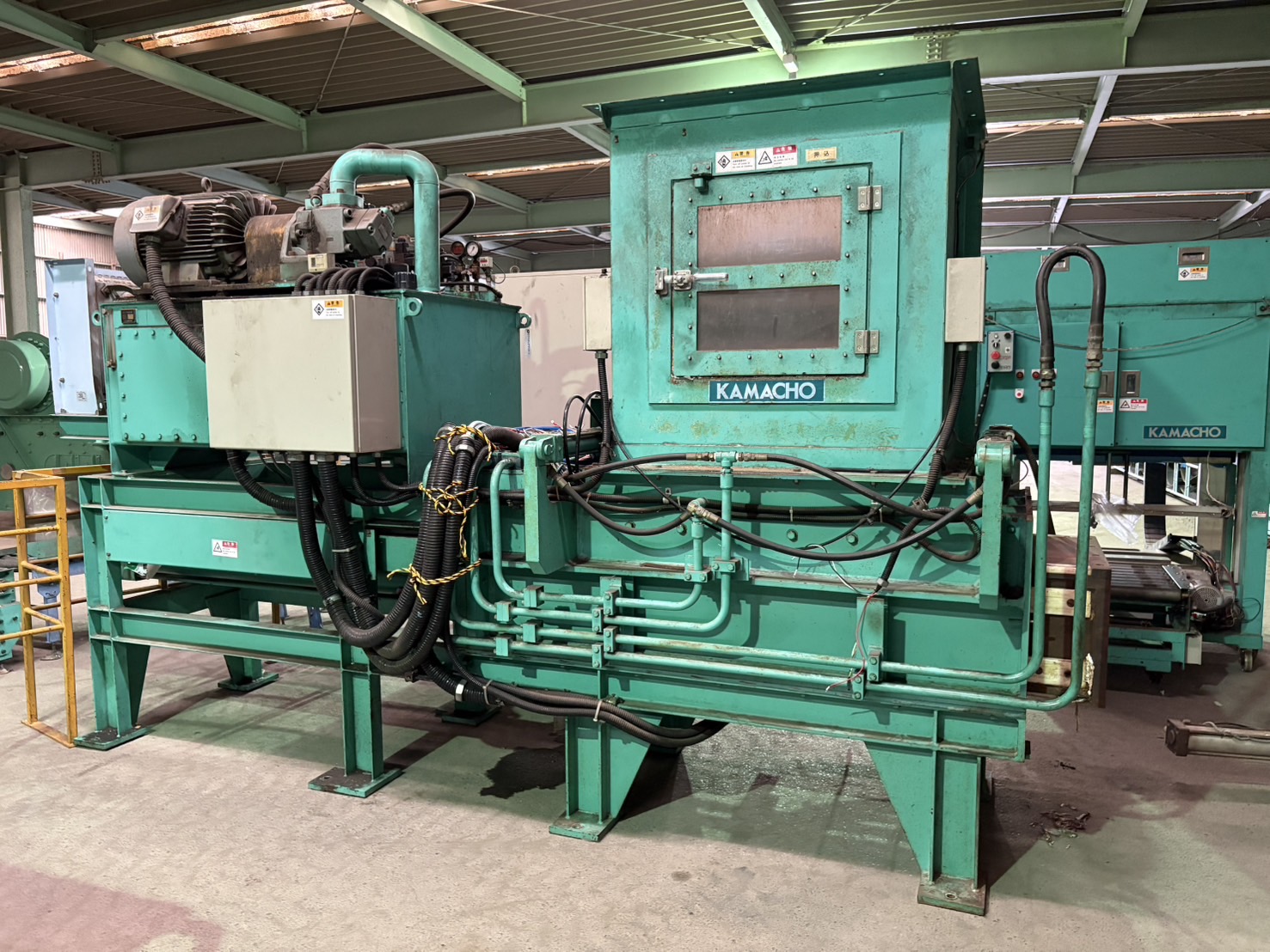 ＜鎌長製衡＞プラスチック圧縮梱包減容機 PL-1000S　処理能力1.0～2.0ton/h　30Kw(40 HP)