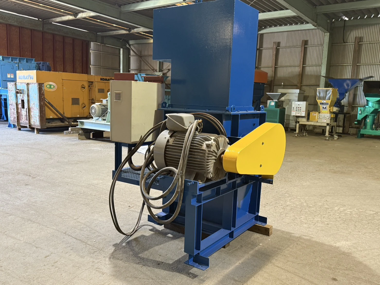 ＜日本製＞一軸破砕機 ※インバーター制御機能付き 30kW　ローダー幅 650mm/径 Φ400mm - 画像4