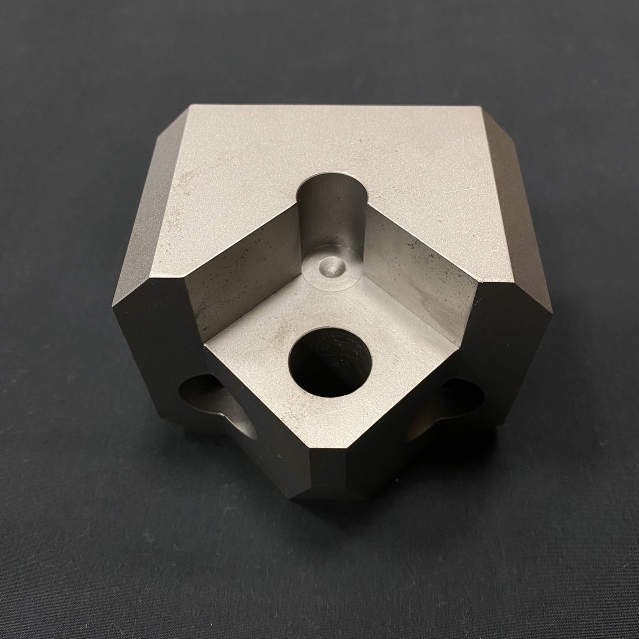 プッシャー式破砕機用ホルダー - 製品写真4