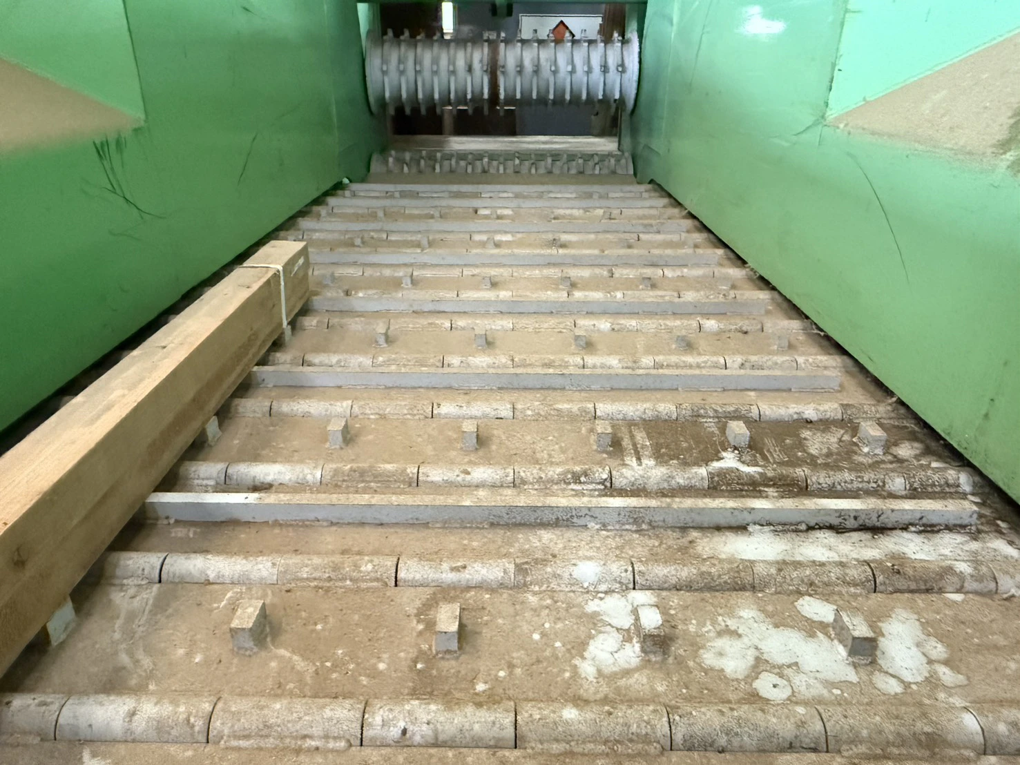 ＜サカモトテックス＞多目的油圧切断機（送りコンベア付き）PSH-60-800-1400　45kW　2022年式 - 画像6