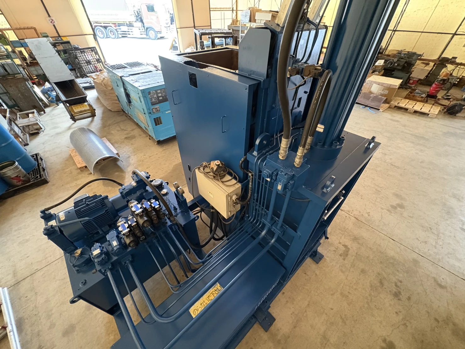 ＜油研工業 / YUKEN＞ペットボトル減容機 YB-32M-A-11　7.5 kW - 画像2