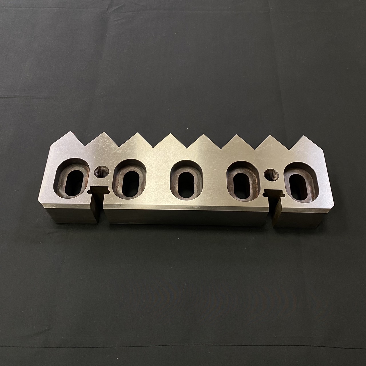 プッシャー式破砕機用固定刃 (片刃)