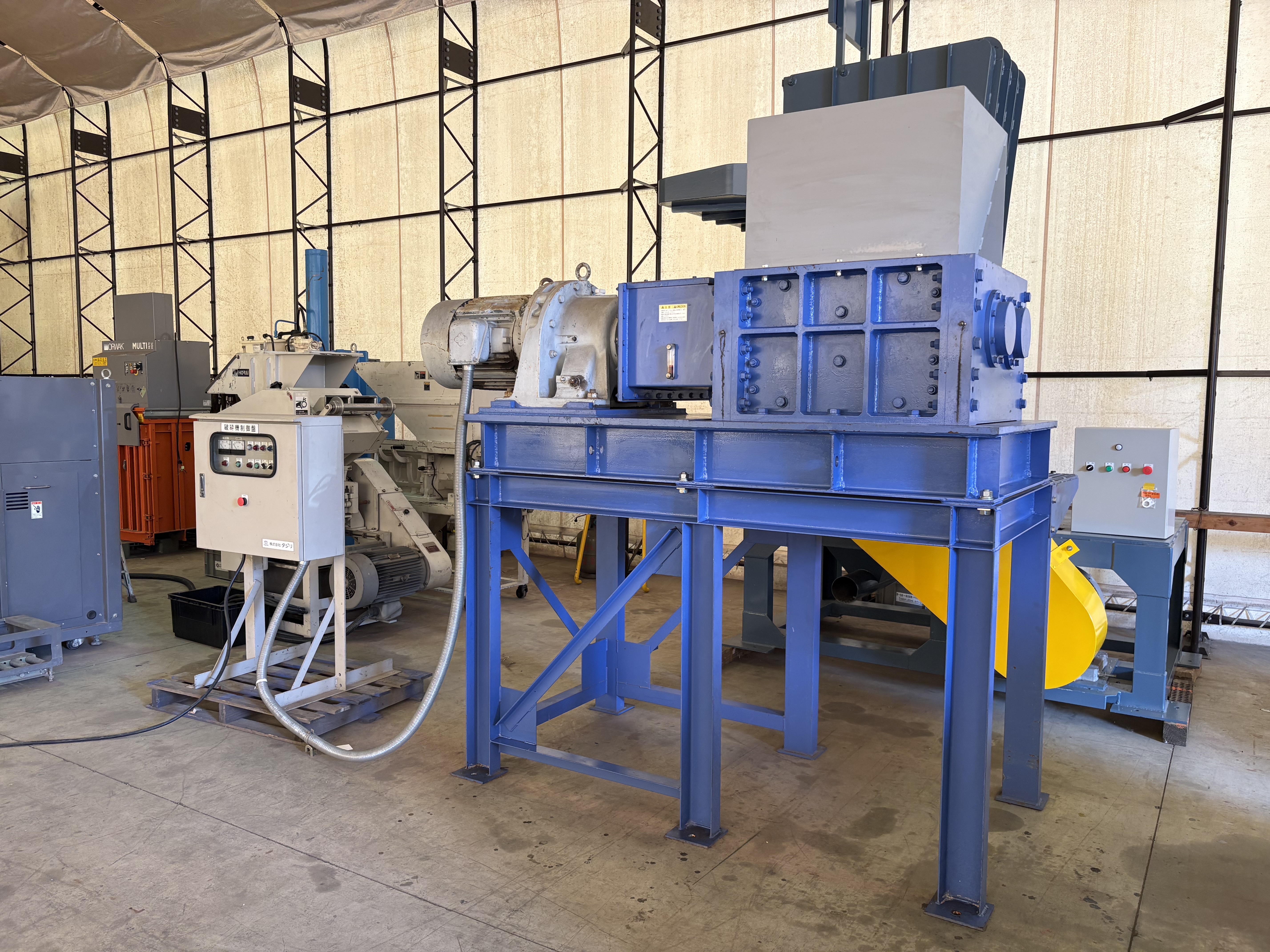 ＜タジリ＞二軸破砕機　18.5kW×1基　50Hz　