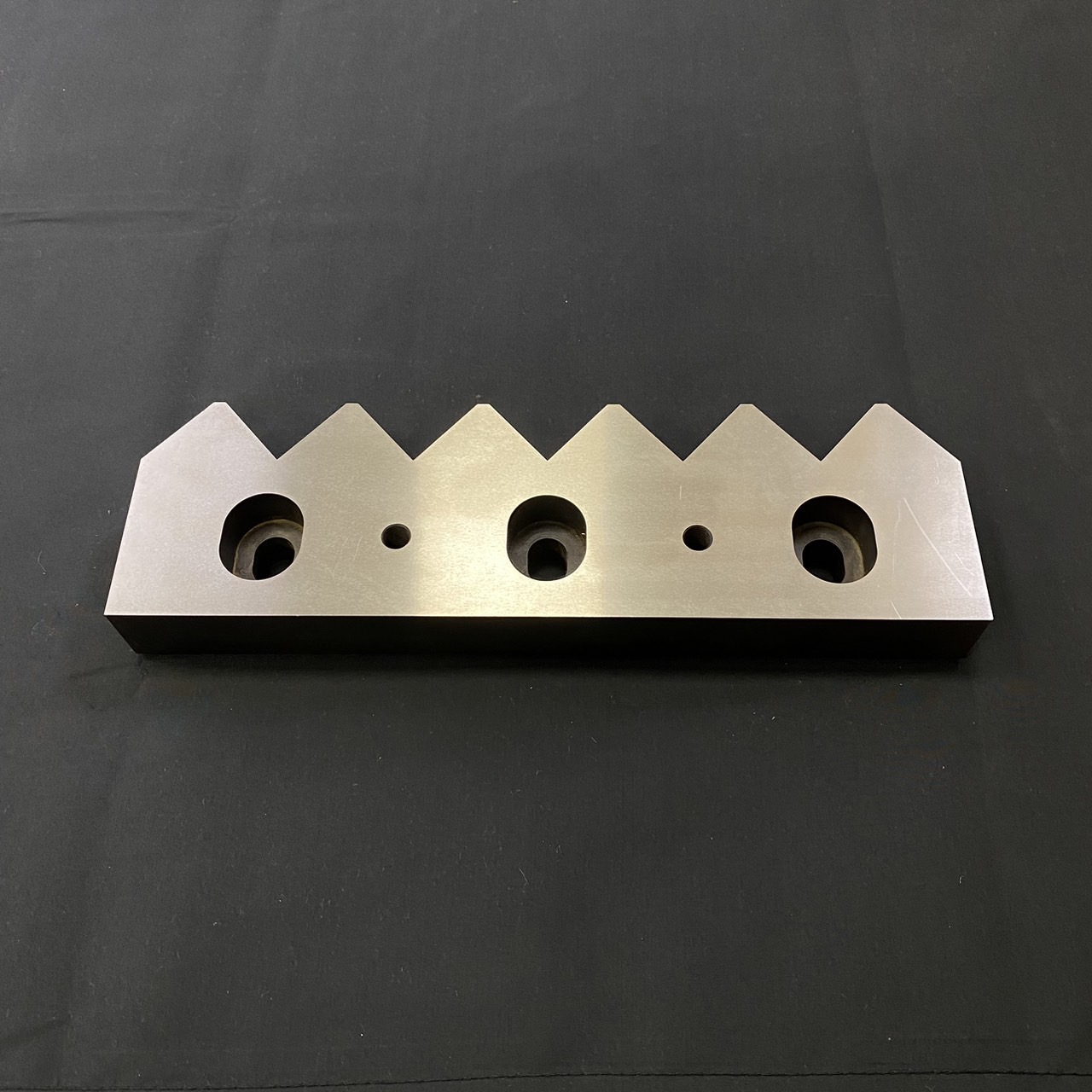 プッシャー式破砕機用固定刃 (片刃)