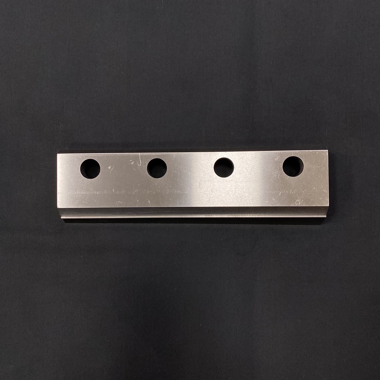 一軸粉砕機用ブレード - 製品写真1