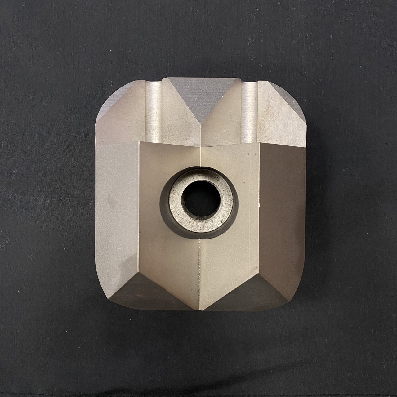 プッシャー式破砕機用ホルダー - 製品写真4