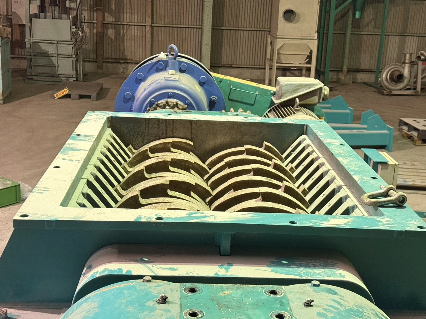 ＜西邦機工＞ 二軸破砕機 SWC-75-3　75 kW【メーカー整備済み】 - 画像4