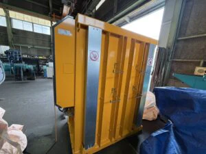 【新古品】＜BRAMIDAN/ブラミダン＞ 縦型圧縮梱包機 X25　250kN　4kW　2022年式 - 画像2