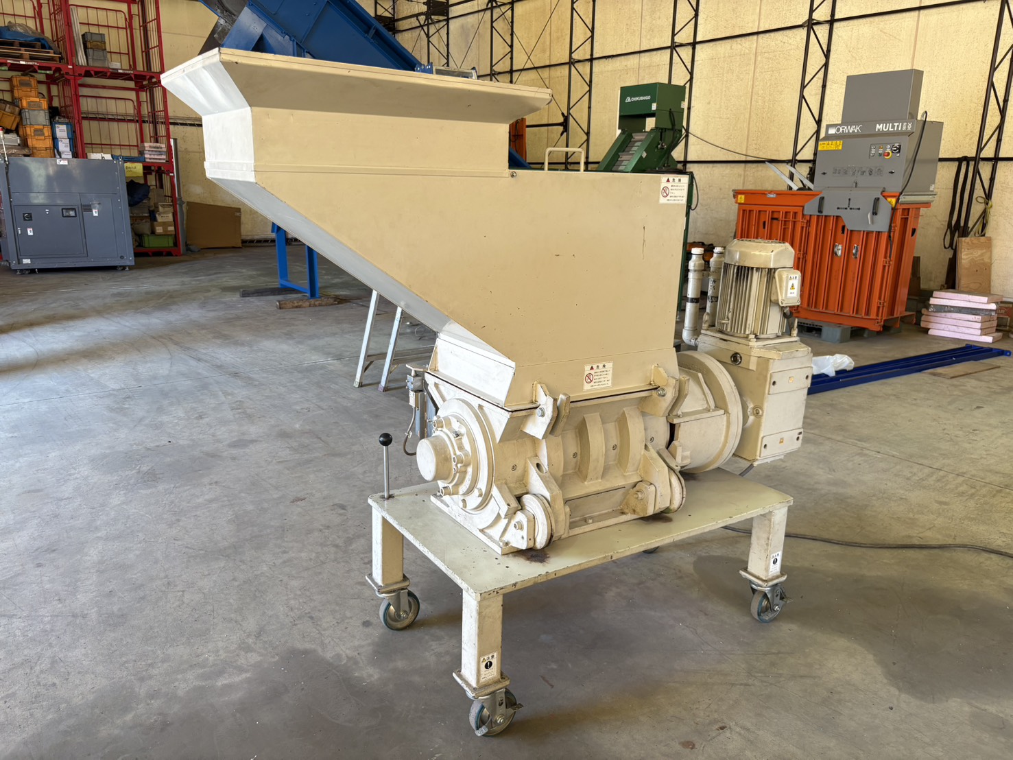 ＜STOLZ／シュトルツ＞ 一軸低速粉砕機 スカッター SA-46　3.7 kW（5HP）2008年式